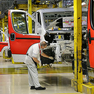 Regione Abruzzo, fino a 10 mila euro per le assunzioni